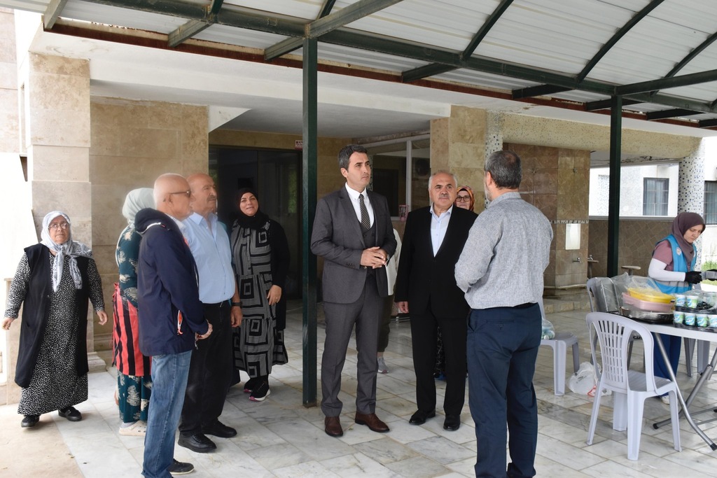 İlçe Kaymakamımız Sn. Can Kazım Kuruca, Hz. Ali Camii yararına Esentepe Camii’nde gerçekleştirilen kermes etkinliğine katıldılar.