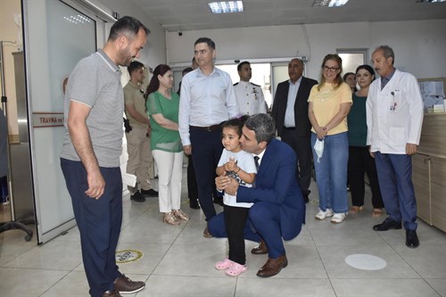 İlçe Kaymakamımız Sayın Can Kazım Kuruca, Kurban Bayramı münasebetiyle Didim Devlet Hastanesi’ni ziyaret ettiler.(2025)