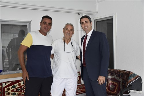 İlçe Kaymakamımız Sayın Can Kazım Kuruca, Didim Halıcılık işletme sahibi Sayın Mehmet Çallı'yı ziyaret ettiler