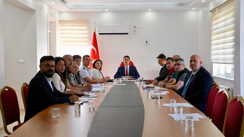 İlçe Kaymakamımız Sayın Can Kazım Kuruca başkanlığında, Hayvan Hakları Kurulu toplantısı gerçekleştirildi. 